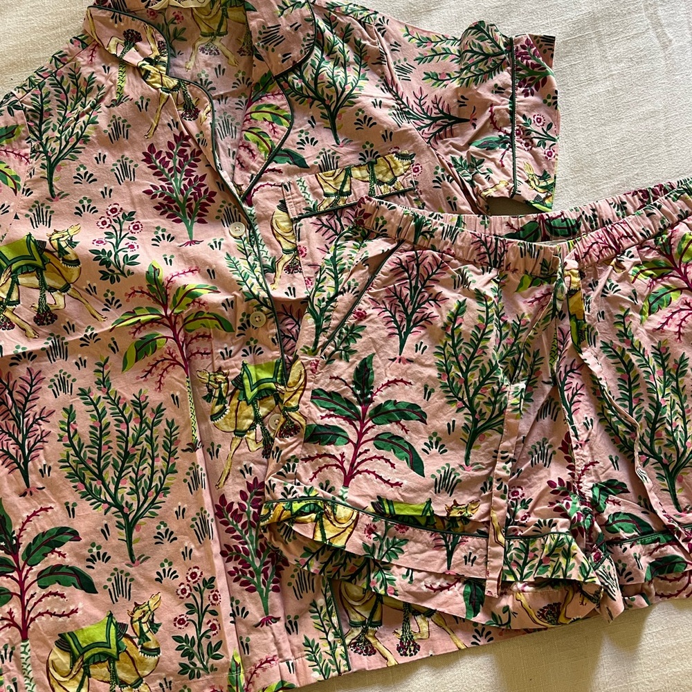 Printfresh Pajama Set Camel’s Courtyard Print